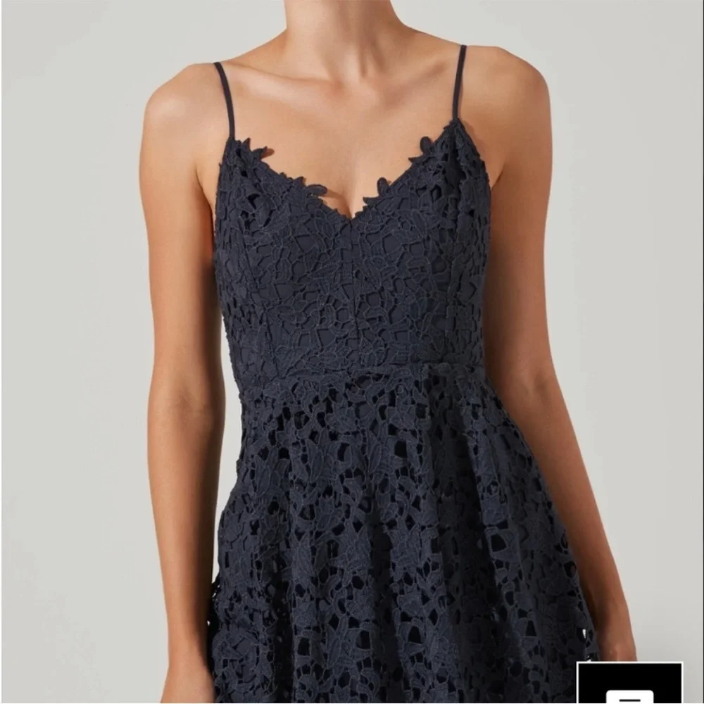 ASTR the label LACE A LINE MIDI DRESS - Picture 3 of 12